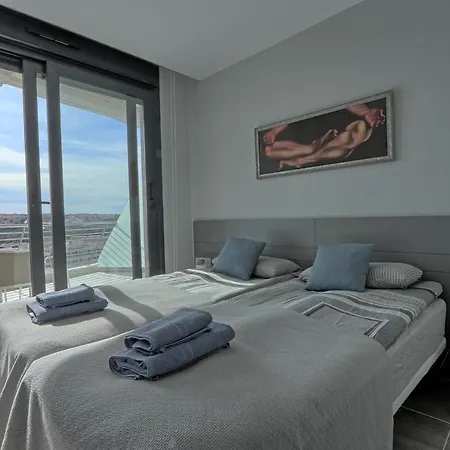 006 - Infinity View Penthouse - Comfortholidays *