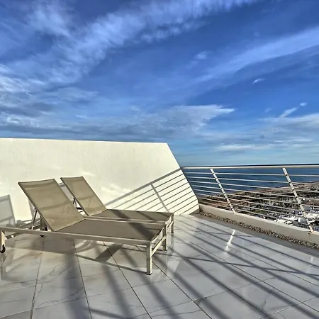 006 - Infinity View Penthouse - Comfortholidays *